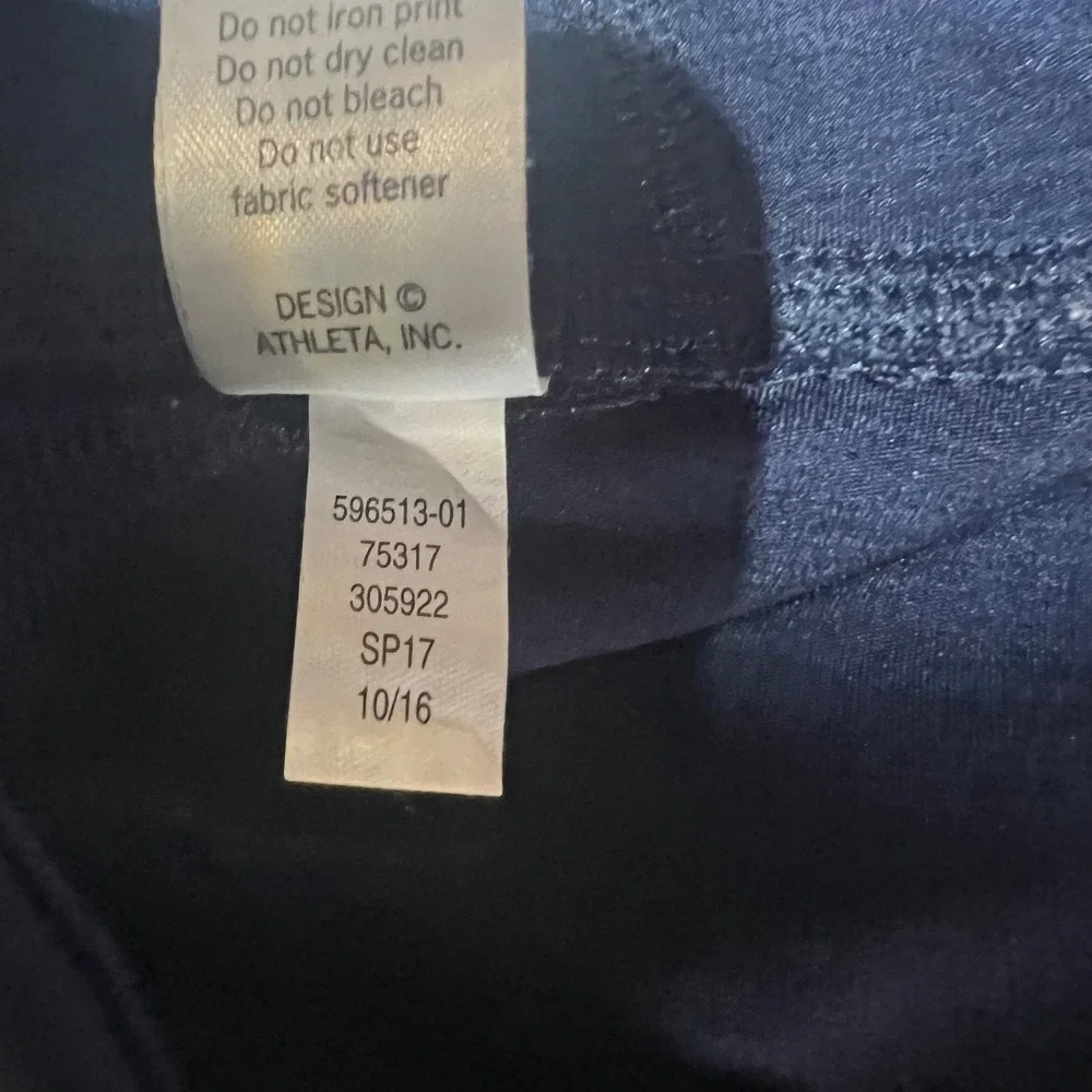 Athleta Navy Blue Colorblock Cropped Leggings Zipper Pocket Size M 596513-01